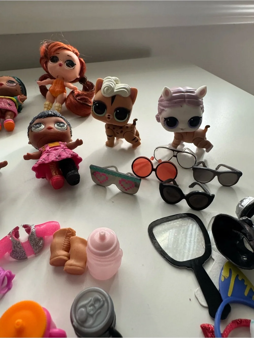 L.O.L. Surprise! 28+ Assorted Dolls, Pets, Babies and Accessories.